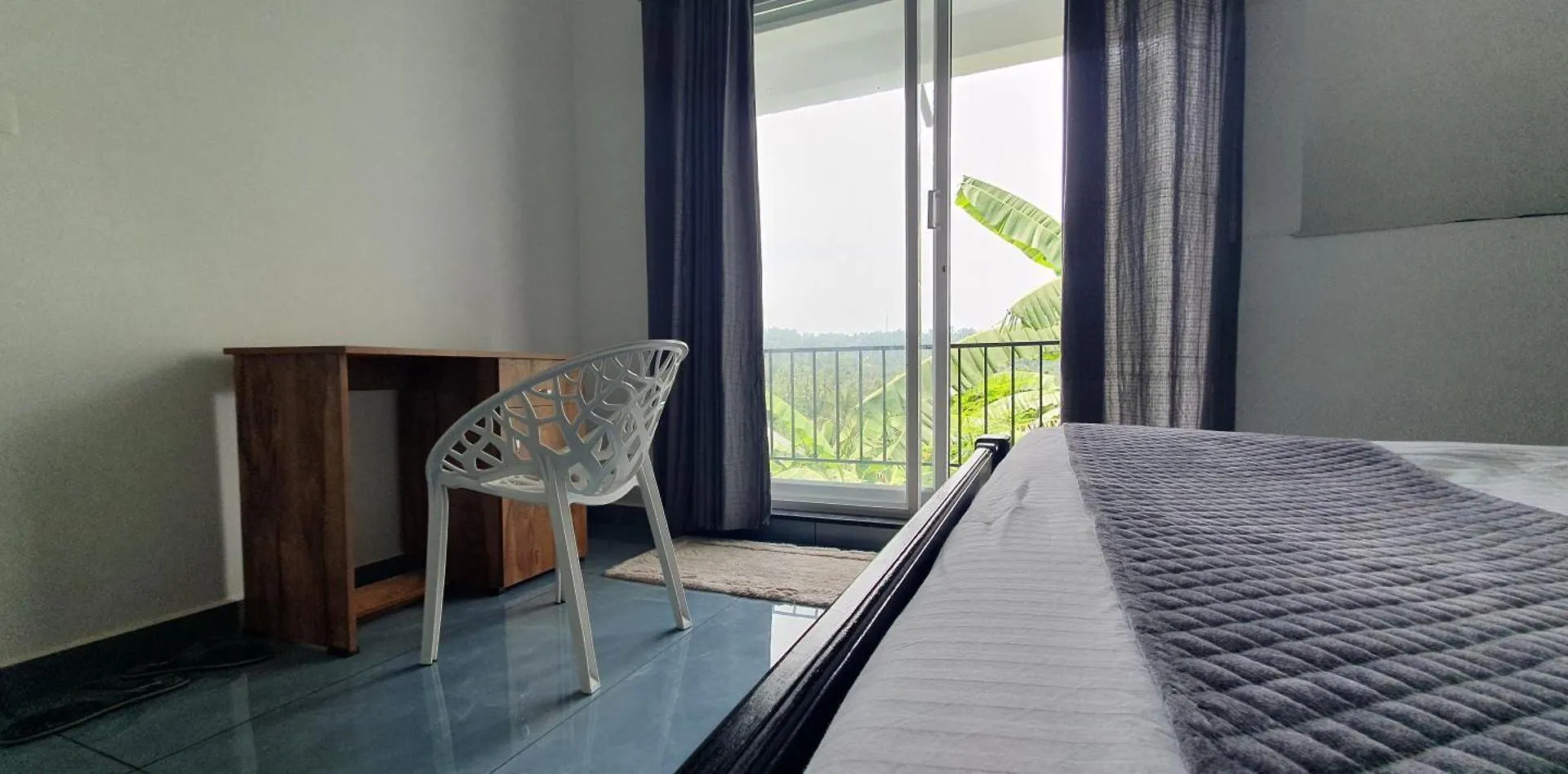 Parthees Homestay Meppādi